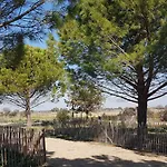 Domaine De L'outarde Canepetiére A Hébergement de vacances Aigues-Mortes