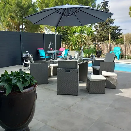 Domaine De L'outarde Canepetiere A Holiday home *